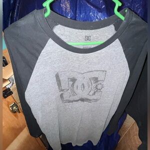 DC Shoes Vintage Raglan Graphic Long Sleeve Shirt Mens XL Black & Light Gray